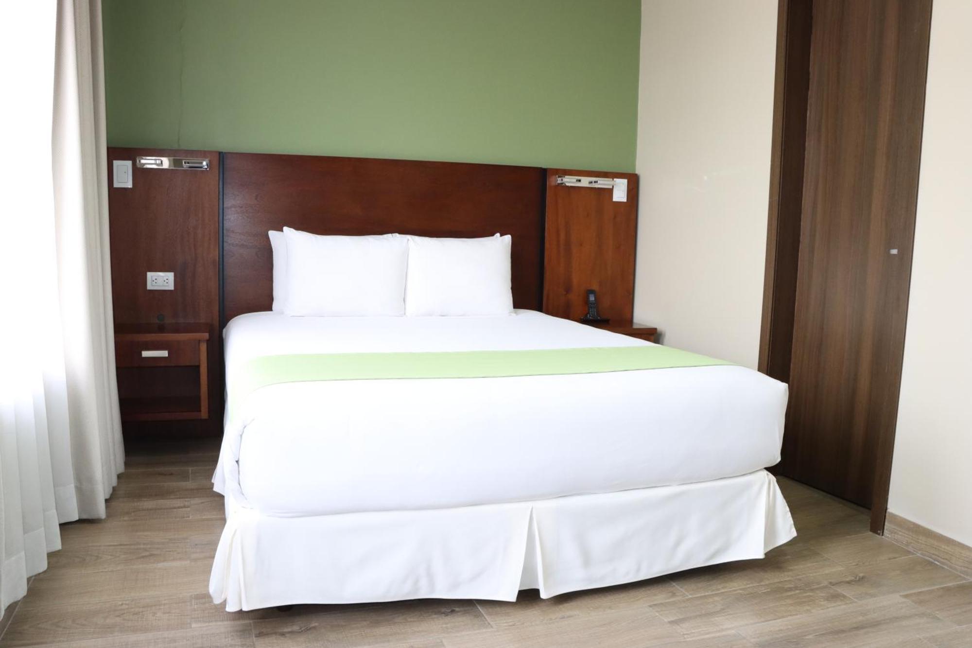 Hotel San Agustin Plaza Latacunga Exterior foto